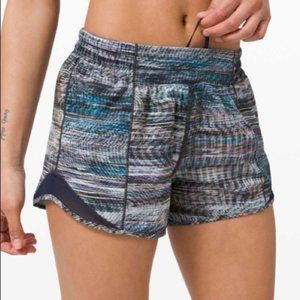 NWT Lululemon Hotty Hot Short 4” Oasis True Navy
